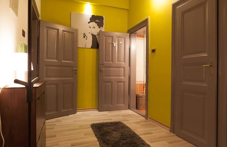 The Aristocrat Apartment0