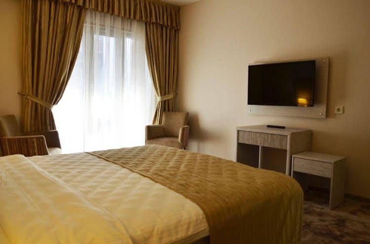 Orya Hotel0