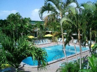 Holiday Inn Fort Myers Beach3
