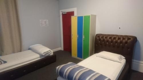 Backpackers Imperial Hotel3
