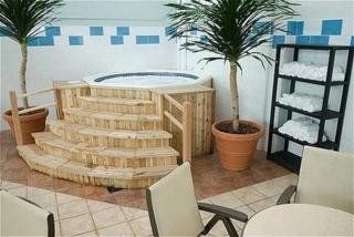Holiday Inn Express Magnetic Hill4