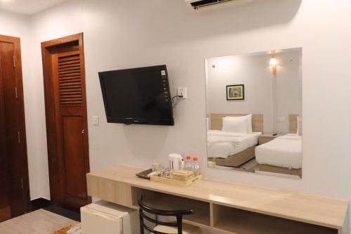NIGHT IN HOTEL (Night Inn Hotel)3