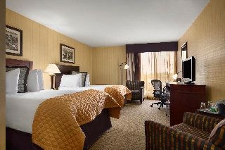 Wyndham Garden Hotel Newark Airport2