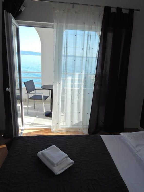 Sea Star Apartments Podstrana0