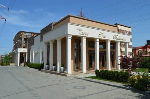 Hotel Yarus0