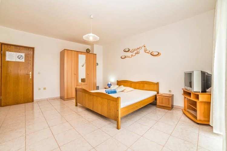 Apartments Leon 2390