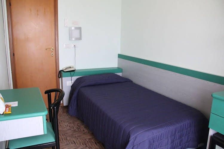 Hotel Alba0