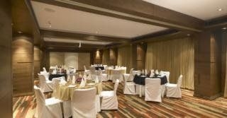 Royal Orchid Central Ahemdabad4