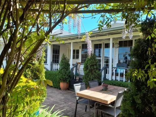 Hillside Bed and Breakfast3