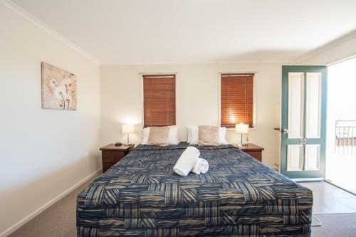 Jacaranda Place Motor Inn0