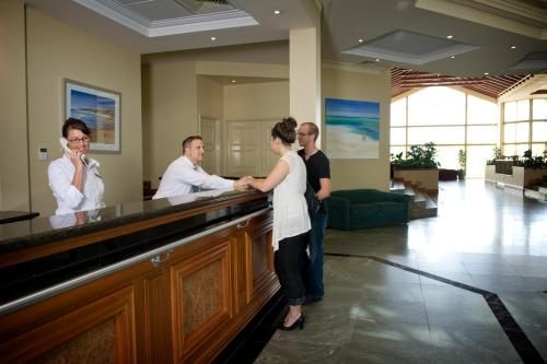 แอบเบย์ บีช รีสอร์ท (Abbey Beach Resort)4