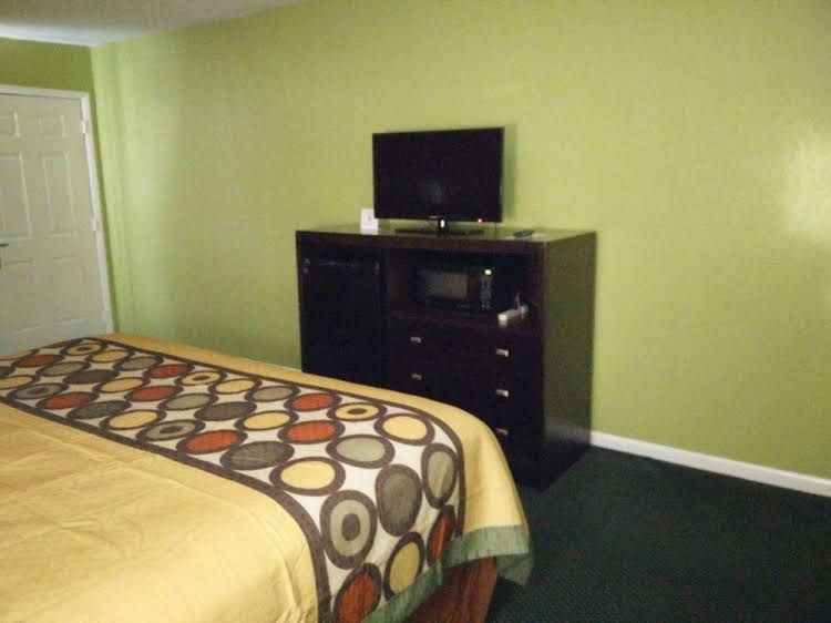 Travel Inn Eutaw0