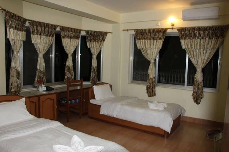 Hotel Milarepa0