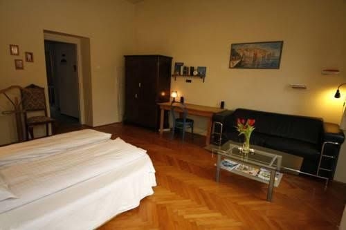 Green Garden Apartment0