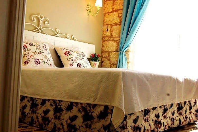 Vodina Hotel0