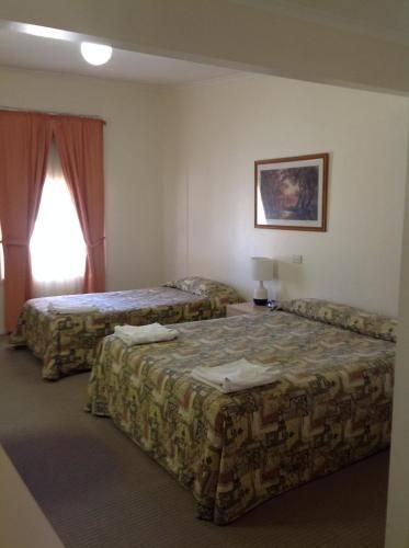 Mia Motel4