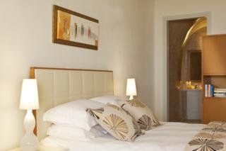Adamant Suites3