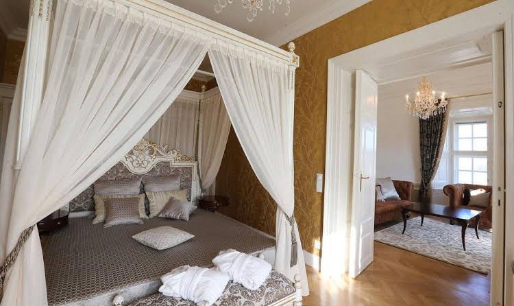 Schloss Schonbrunn Suite1