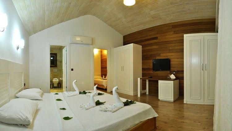 Seven Seasons Hotel0