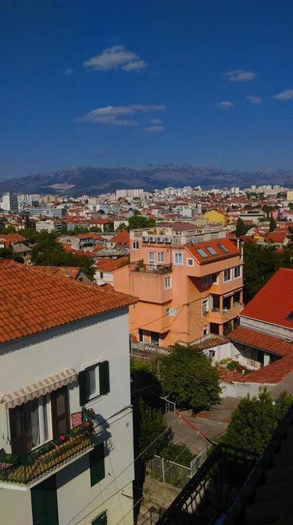 Apartment View0