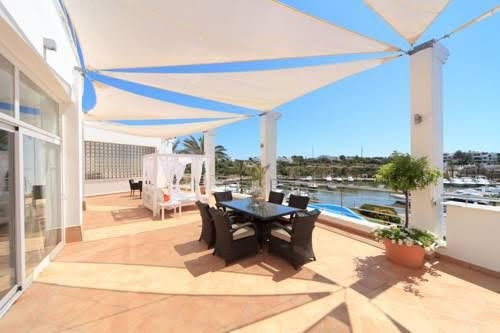 Yacht Club Cala d'Or0