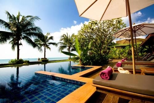 บ้านภูเล ลักซ์เชอรี่ บีชฟร้อท วิลล่า (Baan Phulay Luxury Beachfront Villa)0