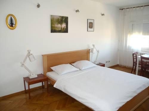 Apartment Student Square0