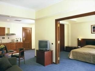 Ava Hotel & Suites4