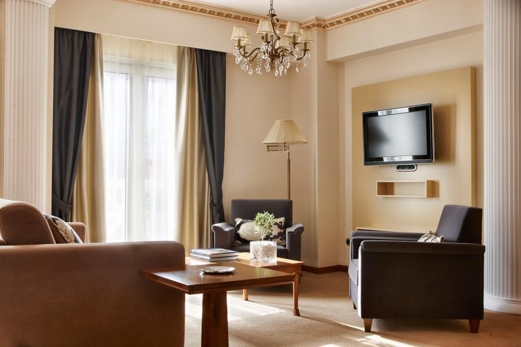 Ava Hotel & Suites1