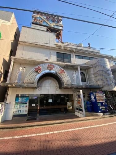 Capsule Hotel 3100