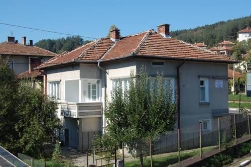 Pop Nikolovata Kushta0