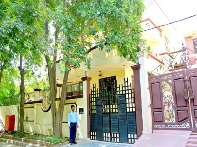 DLF Galleria Service Apartments Gurgaon0