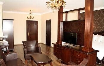 The Admiral Hotel0