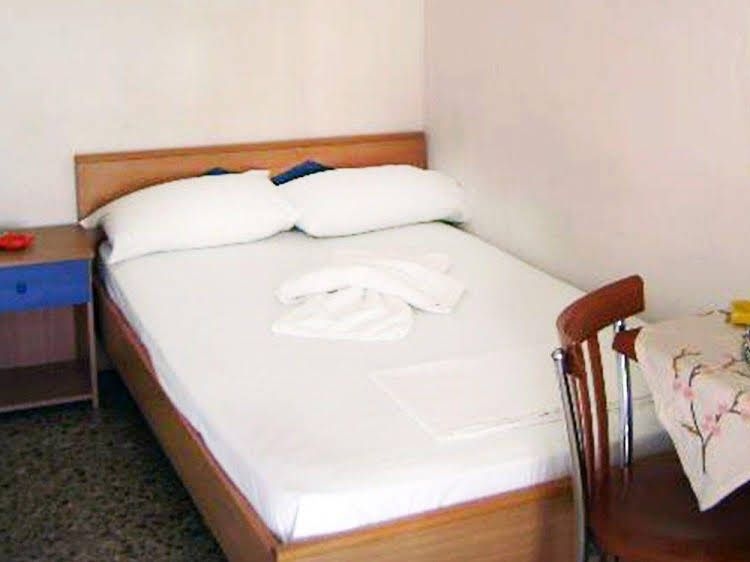 Sofia Rooms0