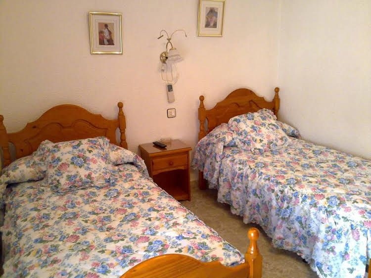Hostal Asensio Nijar0