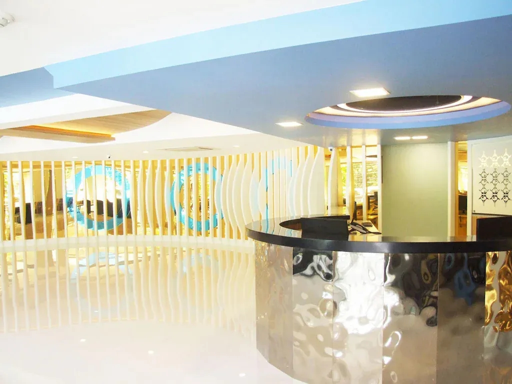 โรงแรมแกรนด์ ทาวเวอร์ อินน์ สาทร (Grand Tower Inn Sathon)1