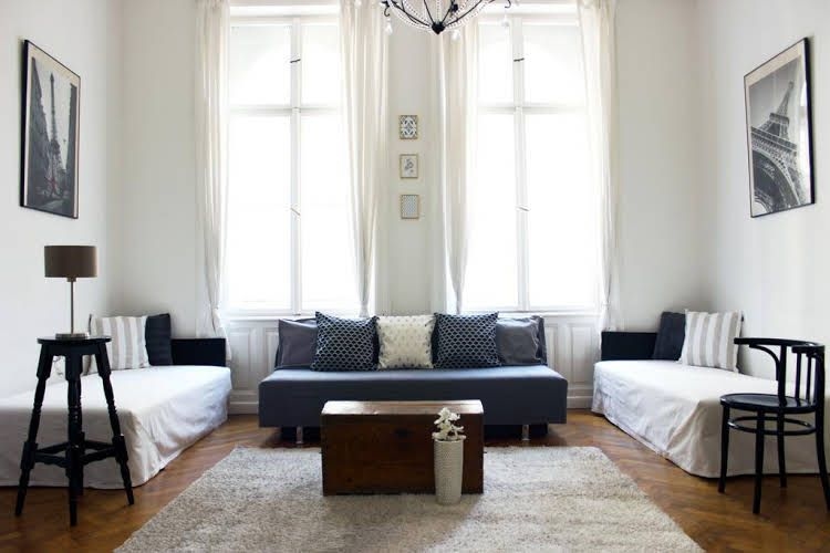 Romantic Downtown Apartments0