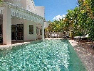 The Villas Palm Cove0