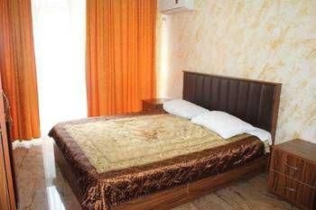 Royal Hotel0