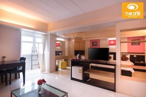 โรงแรมเดอะวัน สุราษฎร์ (The One Hotel Surat)0