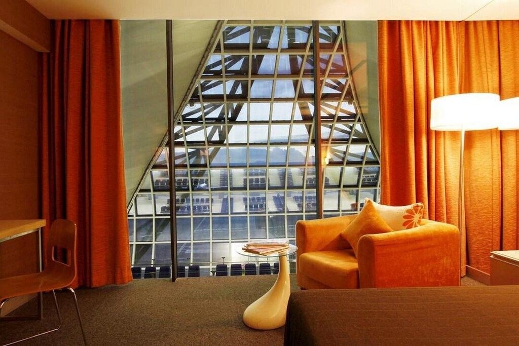 โรงแรม มิราเคิล ทรานซิท (Miracle Transit Hotel)4