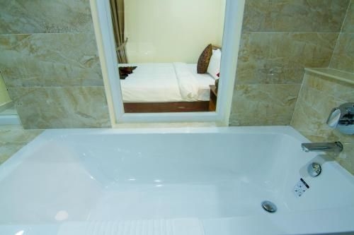 Rose Emerald Hotel2