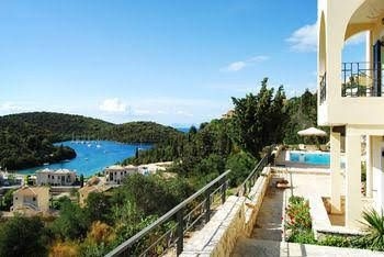 Niriides Apartments0
