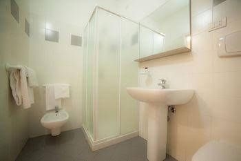 New Generation Hostel Chic Sempione0