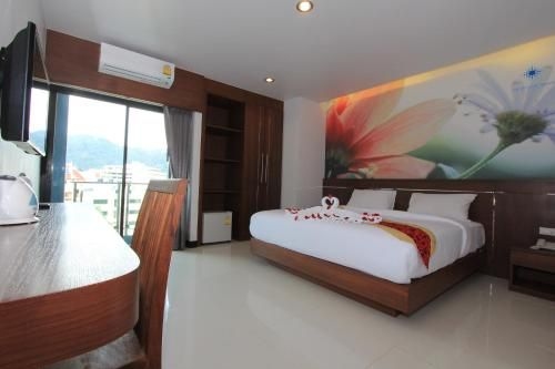 โรงแรมเดอะ คริสตัล บีช (The Crystal Beach Hotel)0