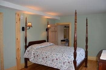 Chipman Inn0