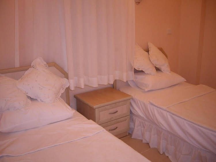 4 BR Villa with Balcony - Sleeps 7 - EOT 94501