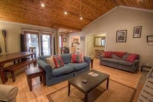 South Lake Tahoe - 3 BR Home Pet Friendly - LTA 80410