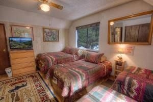 South Lake Tahoe - 4 BR Home Pool Table Fenced Yard - LTA 80630