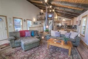 South Lake Tahoe - 5 BR Home Views of Heavenly Tram & Gunbarrel Lifts - LTA 81010